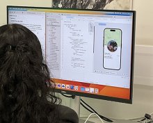 Students Dive into Coding Students Dive into Coding