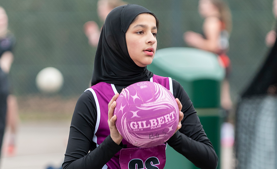 BGS student playing netball